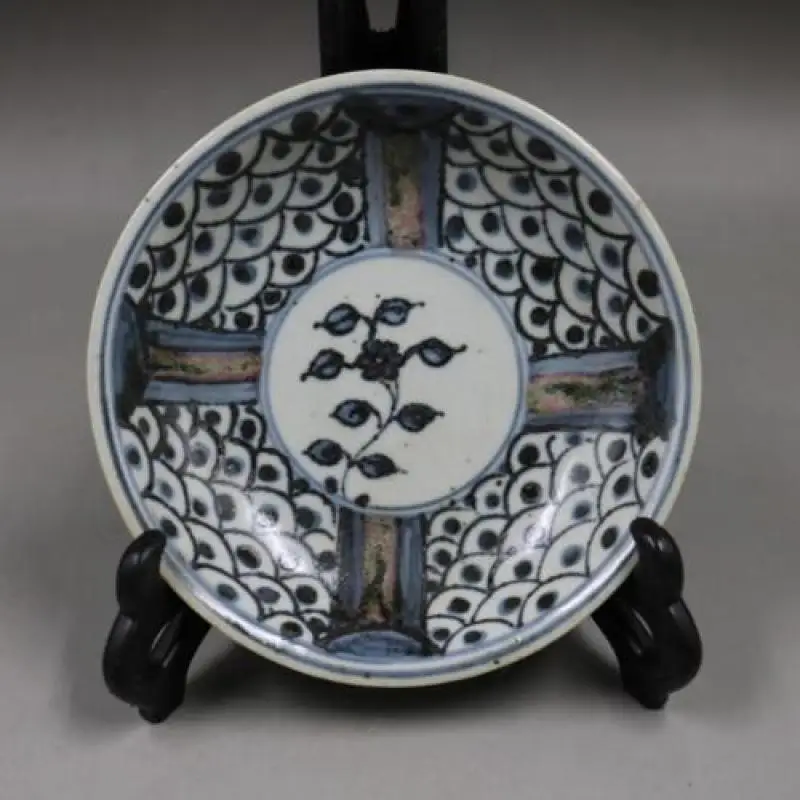 Chinese Yuan Cyan Porcelain Red Glaze Flowers Pattern Plate Collection Antique
