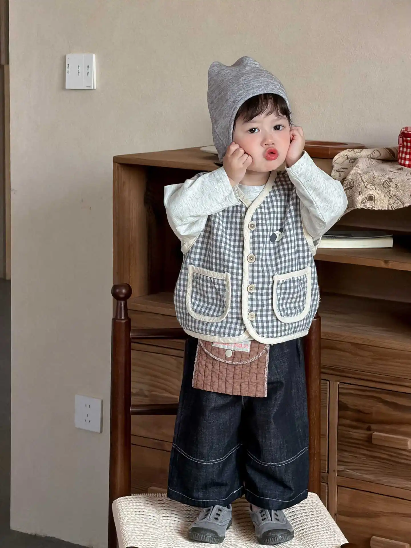 2026 Spring New Baby Sleeveless Plaid Vest Cotton Boys Fashion Casual Vest Jacket Infant Girls Cardigan Coat Toddler Clothes