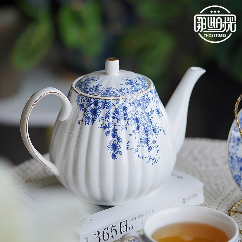 European afternoon tea set, blue and white coffee cup, high-grade exquisite vintage cup and plate set English coffee pot tea pot