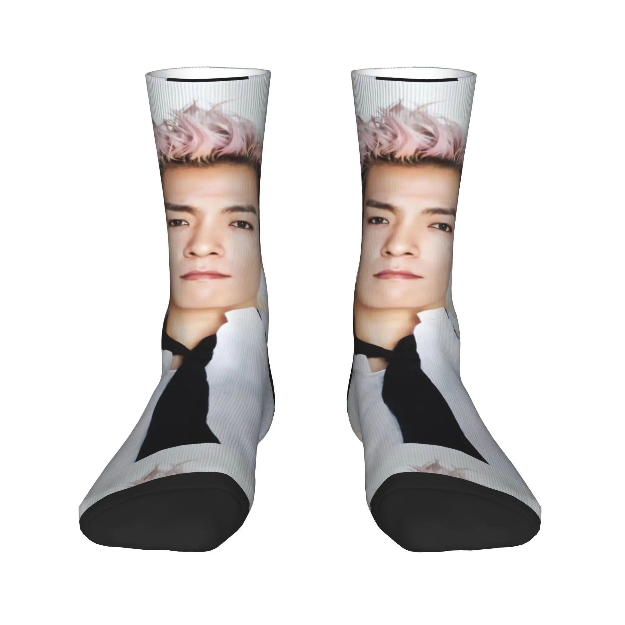 ถุงเท้าลายตลกของนักร้องเกาหลี T-TOP ถุงเท้ากันลื่นสำหรับฤดูหนาว ถุงเท้าผู้ชายคุณภาพสูง ลายสวยงาม ถุงเท้าสำหรับเล่นกีฬากลางแจ้ง