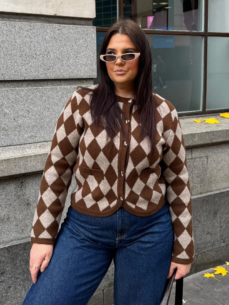 

HH Women 2025 Fashion Versatile Rhombus Jacquard Casual Knitted Coat Female Round Neck Single-Breasted Cardigan Long-Sleeved Top