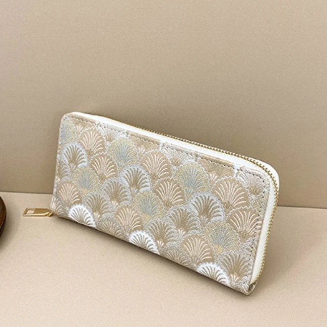 

Fashion Women's Wallet, High-Capacity Card Holder with Light Luxury Brand, Easy to Carry and Durable