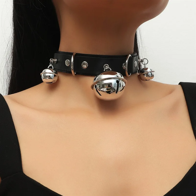 Kalung Choker Kulit Punk Seksi Lucu dengan Kalung Kerah Choker Trendi Logam Lonceng Aksesori Perhiasan Kostum Gotik Boho