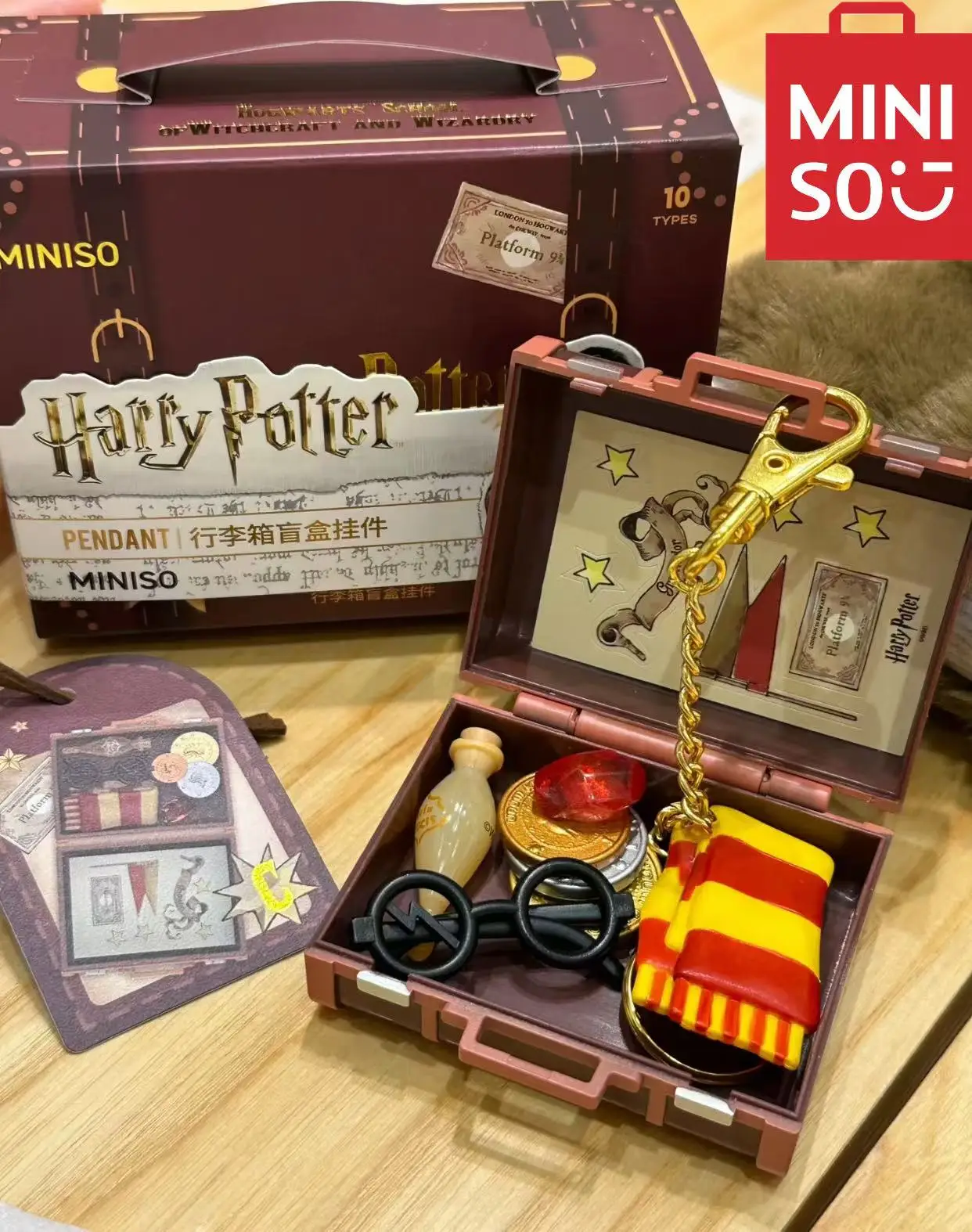 MINISO blind box Potter Collection Hogwarts School of Witchcraft and Wizardry Luggage Haries Penggemar Blind Box Pendant gifts