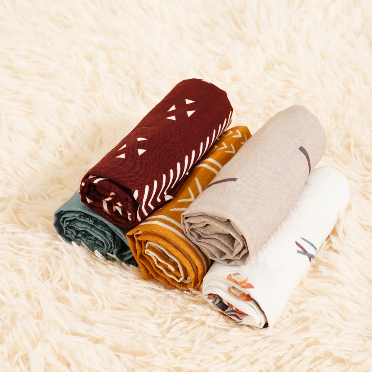 Elinfant 5pcs Gift Set Bamboo Cotton Muslin Bib Burp Cloth 100% Cotton 60*60cm 2 Layers Baby Scarf Handkerchief