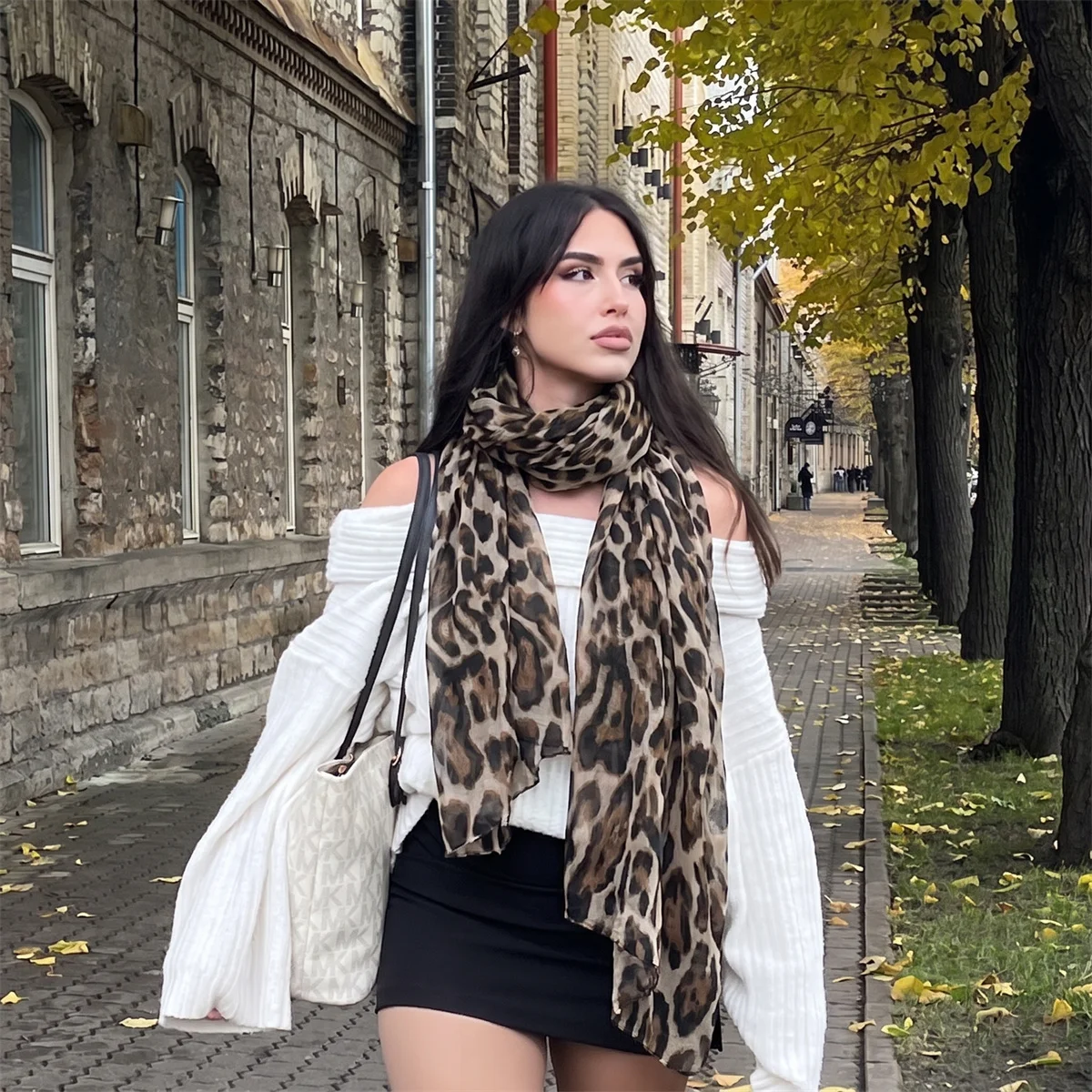 Écharpe légère en voile à impr - Travel Accessories Neck avis et prix