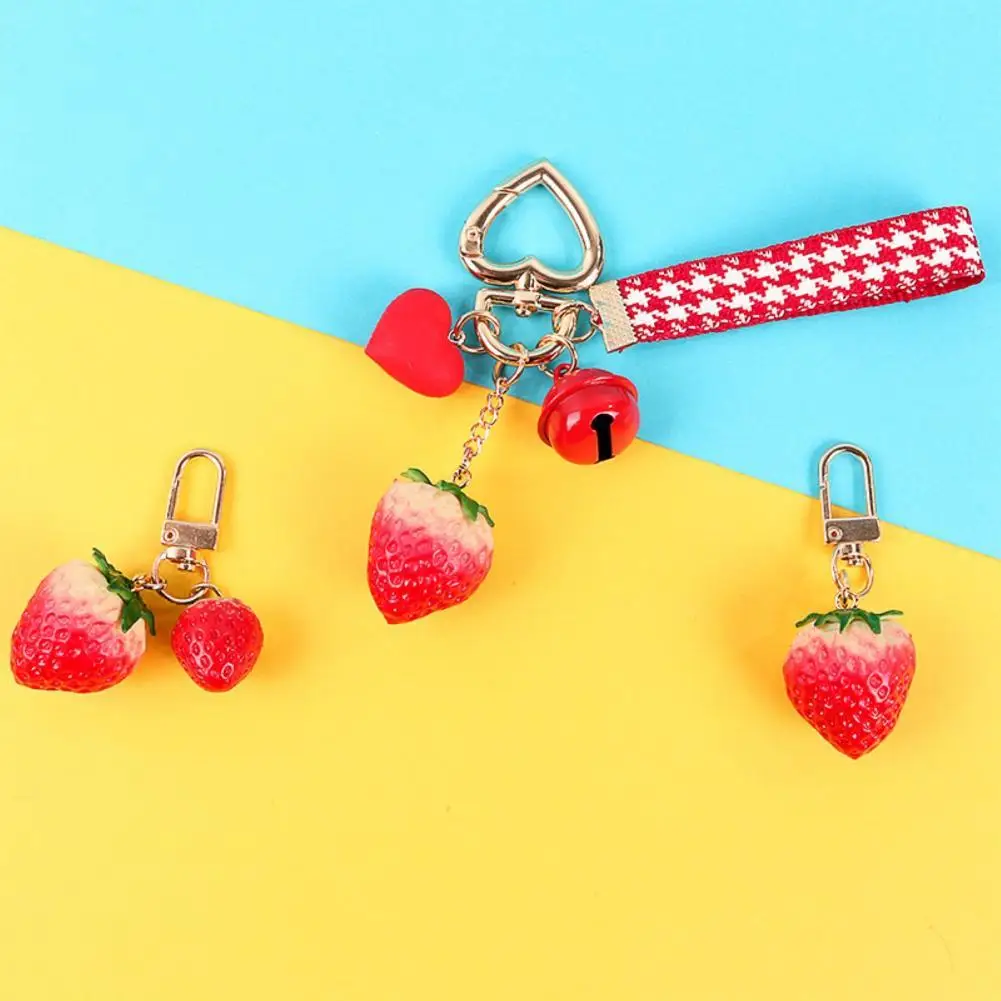 Mini CADENA DE dijes de aplicación amplia que no se decolora, Linda llave, corazón de amor, 3D, campana de fresa, mochila colgante para niña