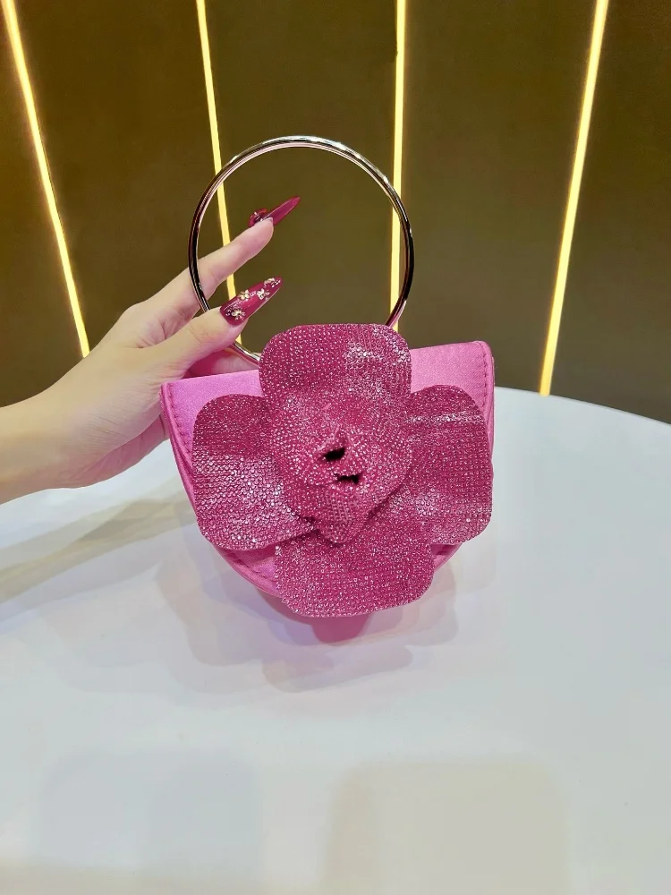 

Модная женская сумка с 3D цветочным дизайном камелии, высококачественные сумки-тоут в форме полумесяца, сумка-цепочка, сумки на плечо