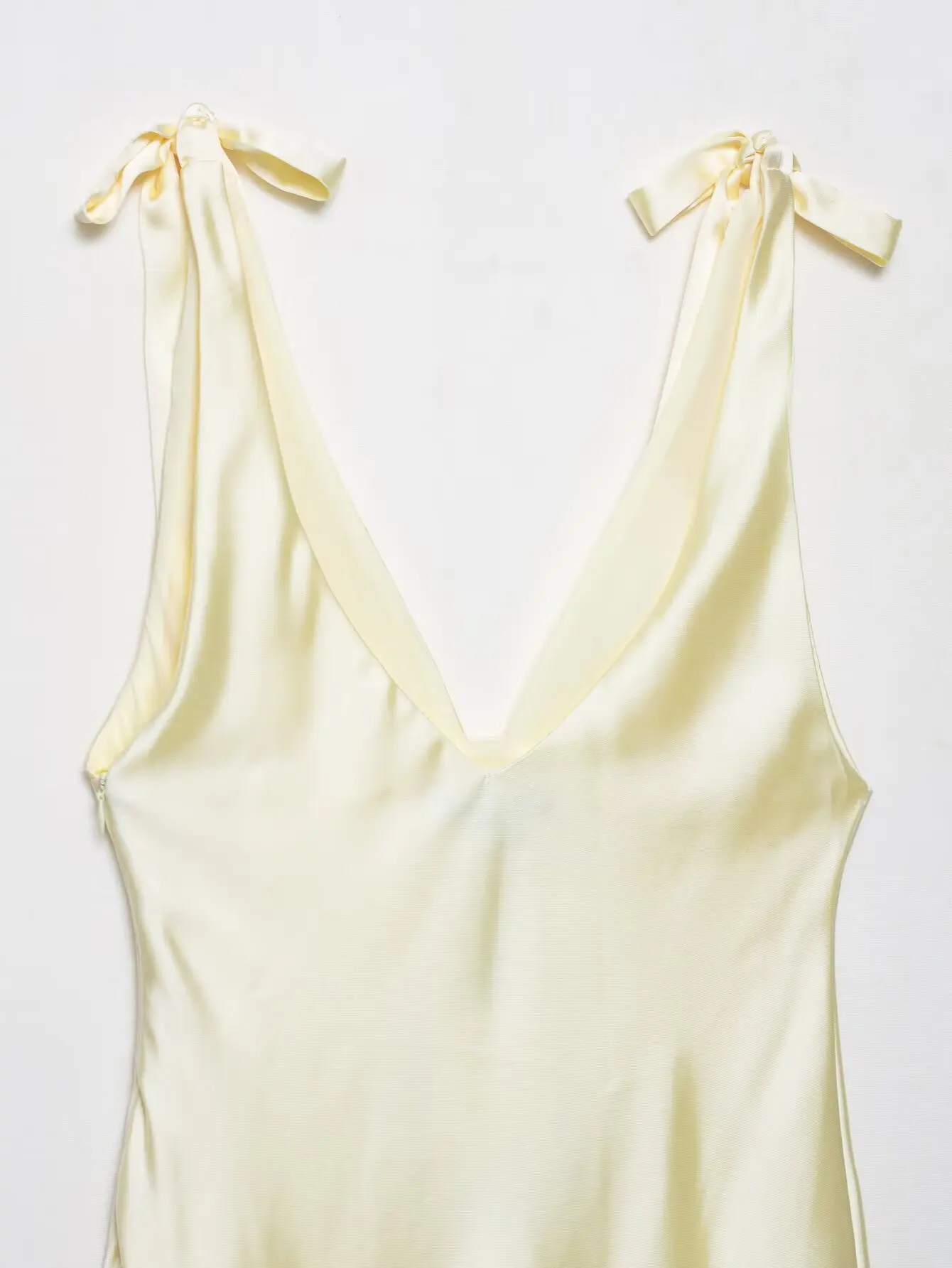 KONDALA Chic Giallo Sexy Elegante 2025 Abito da donna Cami Abito lungo Moda Backless Arco Drappeggiato Night Party Y2K Abiti femminili