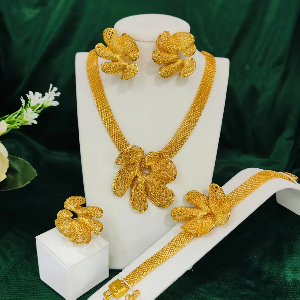 

Sunncie OEM Wholesale Women 24K Gold Plated Wedding Fashion Flower Jewelry Set With Rings Necklace Earrings 4in1 Large Jewelries