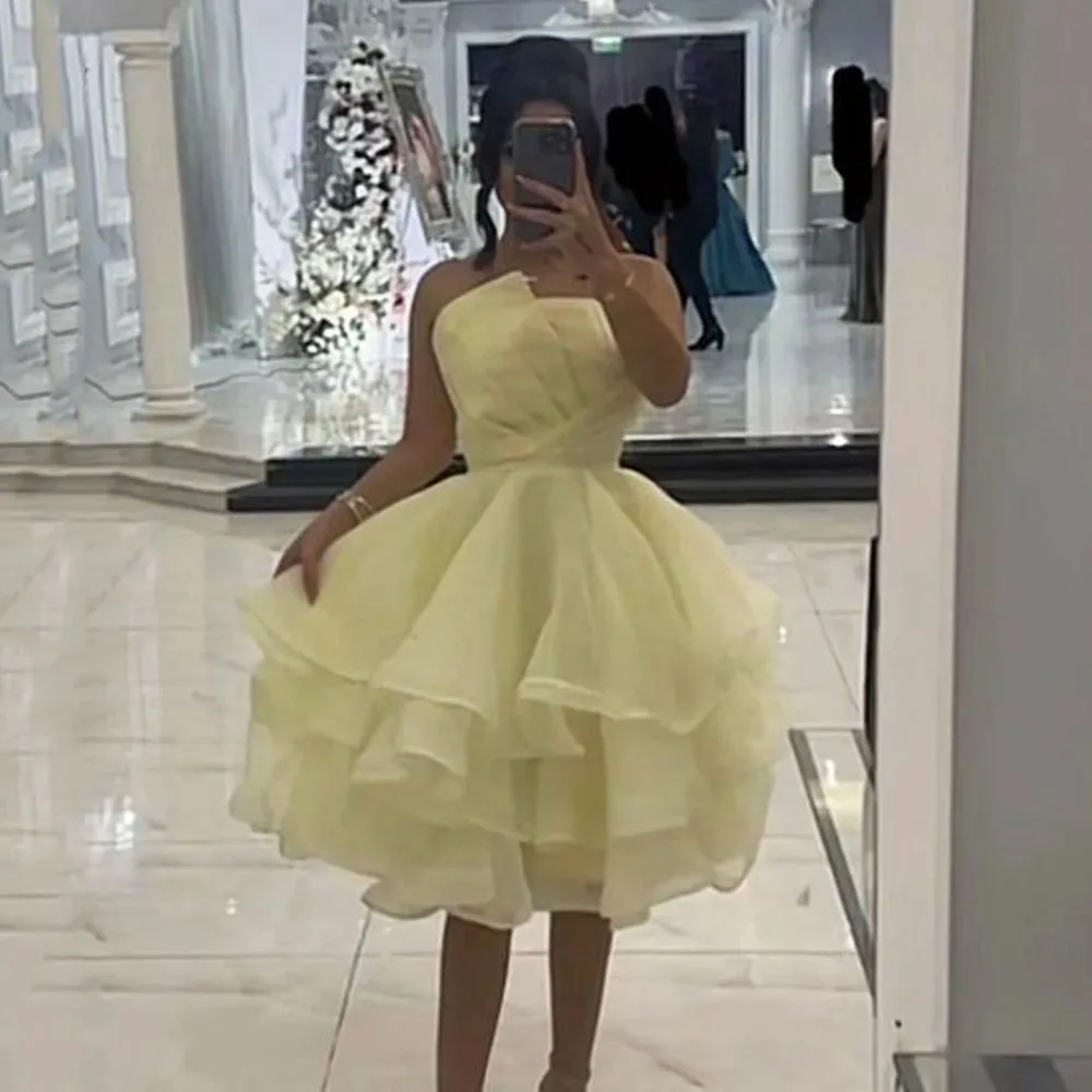 

Msikoods Yellow Organza Cocktail Party Dresses Pleats Strapless Fluffy Skirt Mini Formal Gowns Women Prom Dress Knee Length