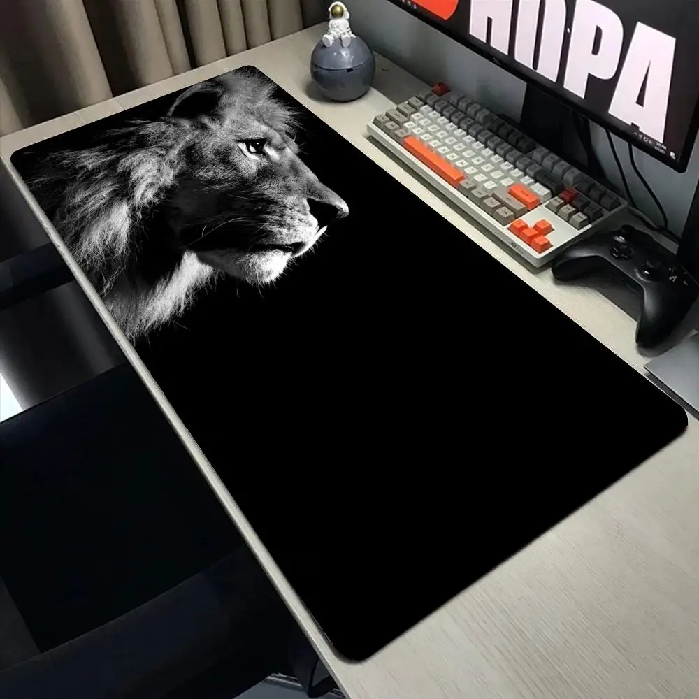 

Компьютерный коврик для мыши, коврик для мыши в стиле аниме, геймерский стол, офисный ковер, несколько размеров, большой настольный аксессуар с изображением льва, черная клавиатура, настольная панель
