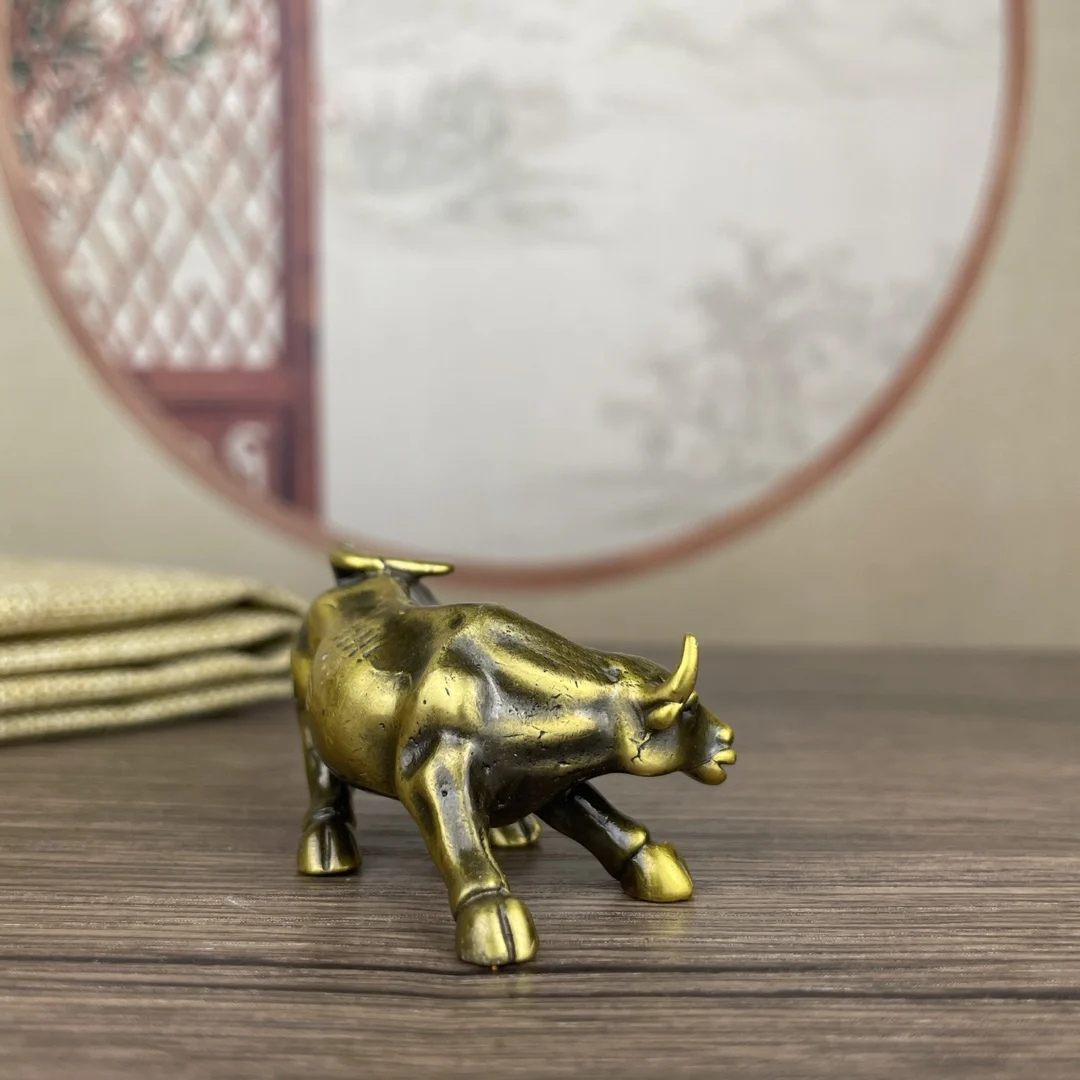 Animal bronze statue Wangshi Niu Wall Street Bulls Length about 5.8cm, width about 3cm, height about 3.5cm, weight about 88 gram