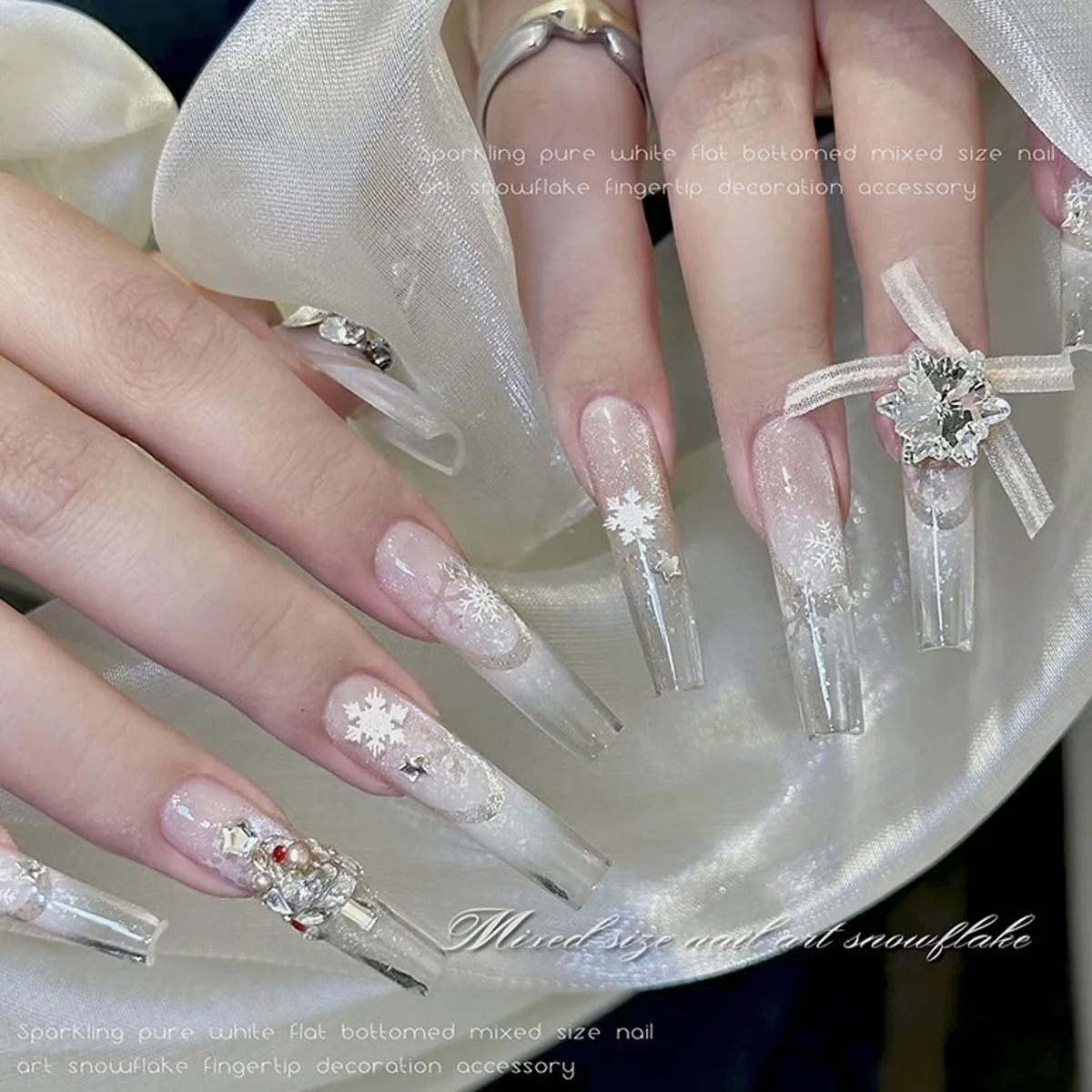 50 SZTUK Minimalistyczne, Słodkie Białe Płatki Śniegu z Żywicy do Zdobienia Paznokci, Kreatywne Sześciokątne Ozdoby do Paznokci DIY, Bajkowe Paznokcie