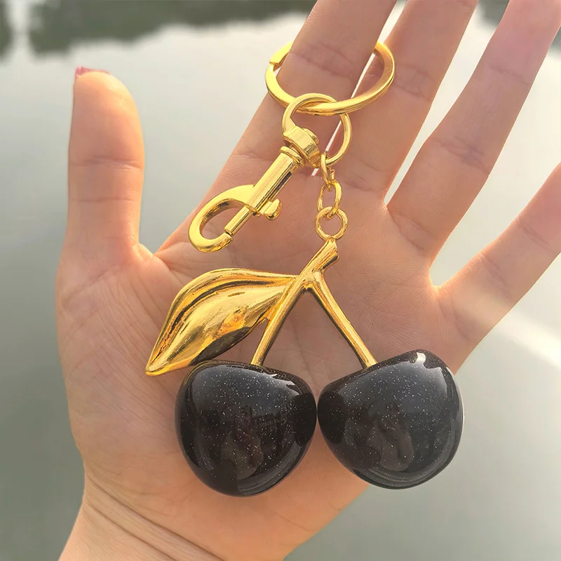 Modischer zarter roter Kirsch-Charm-Schlüsselanhänger, 3-farbig, Gold, Silber, Schlüsselanhänger, eleganter Damen-Rucksack, Geldbörse, Charm-Ohrringe, Schmuck – Detail 4
