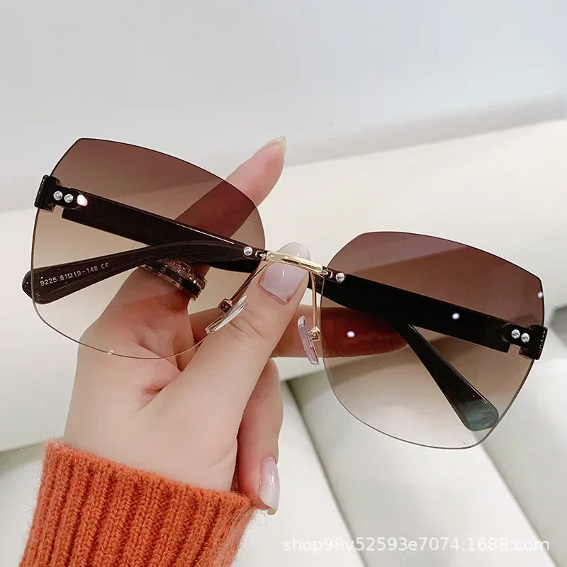 Glasses Female Korean Version Fashionable Sunglasses Round Face Anti-uv Strong Light Big Face Long Face Tawny Sunglasses