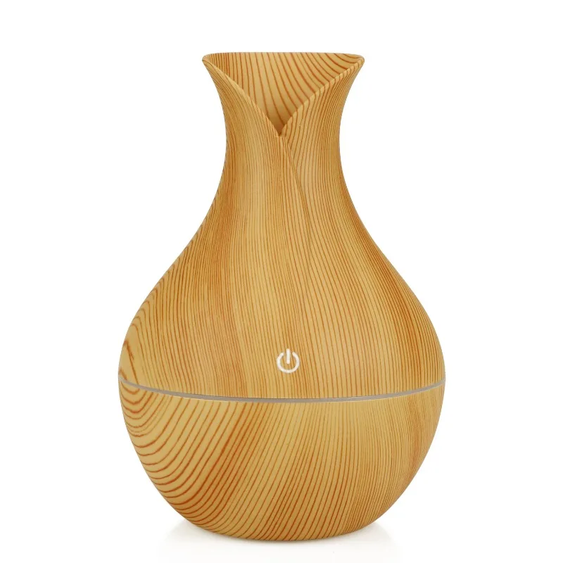 Manufacturer wholesale portable 130ml car atomizer USB silent mini humidifier desk creative gift