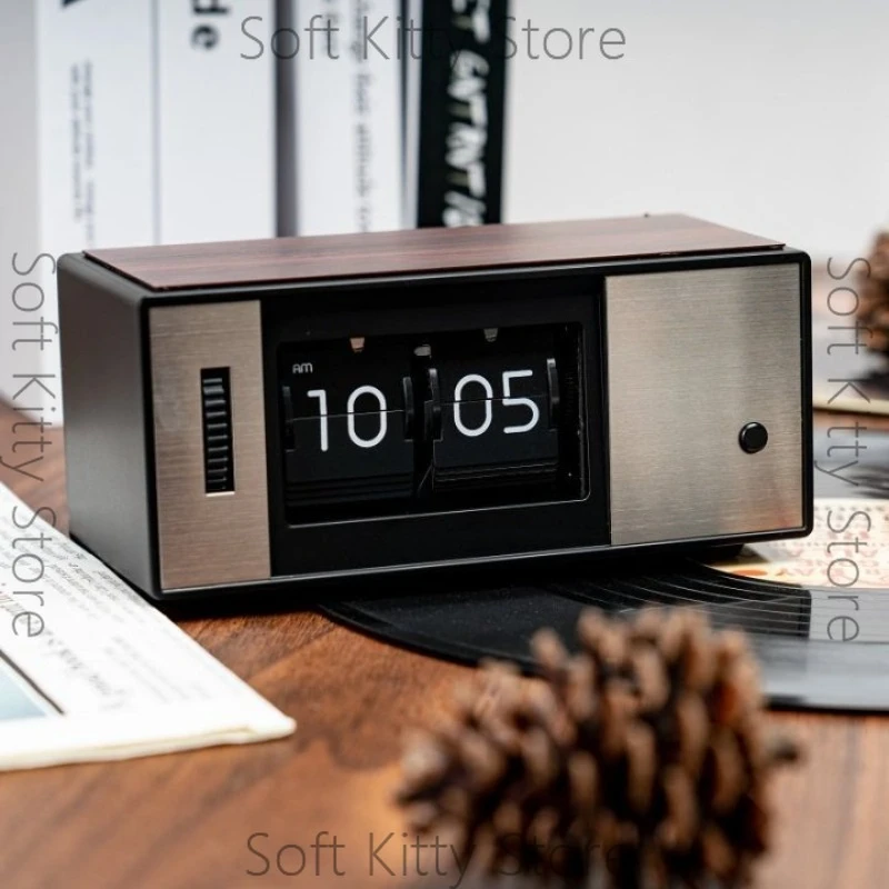 Simple retro Japanese page turning clock pendulum clock desktop minimalist creativity