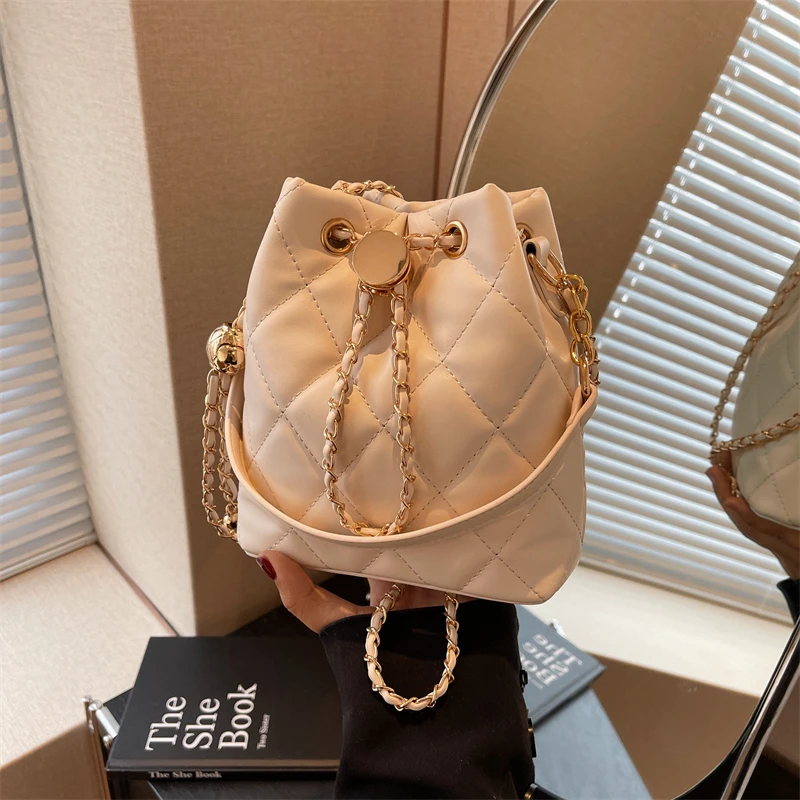新しいスタイルのカジュアルバッグ - フレンチニッチクロスボディトレンディなハイエンド絶妙なヨーロッパアメリカの甘いレトロなレディースバッグ