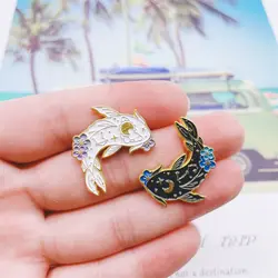 Creative Starry Sun Moon Flower Koi Enamel Black&White Brooch For Women Men Animals Brooch Pins Casual Jewelry Accessories Gift