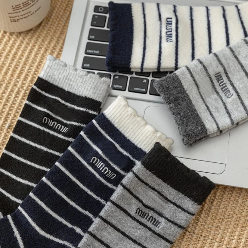 2 pares manter quente meias de lã feminina listrado moda lolita borda de madeira diariamente estilo rua meias de chão para uso confortável