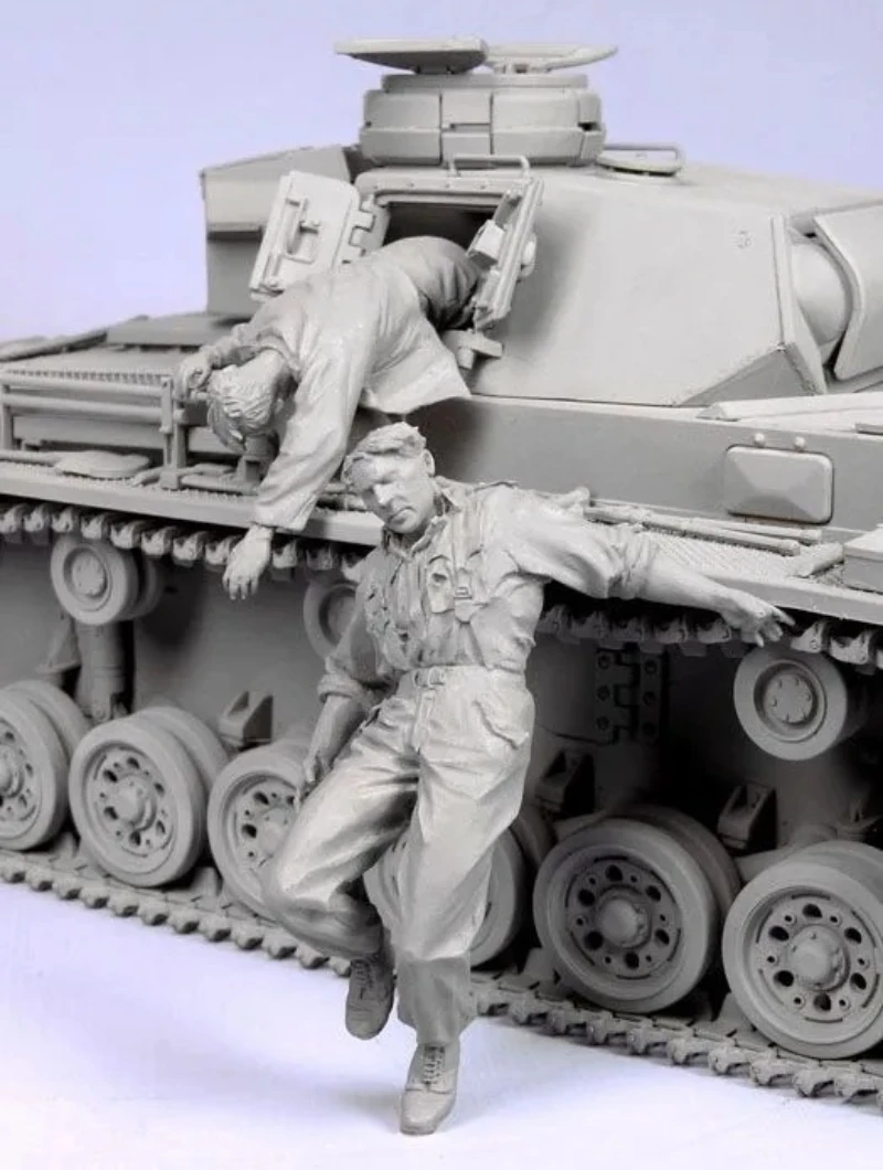 

1/35 Scale Diecast Resin Figure Model Kit WWII German Soldier Wounded 2 Figures Need To Be Assembled and Colored By Themselves