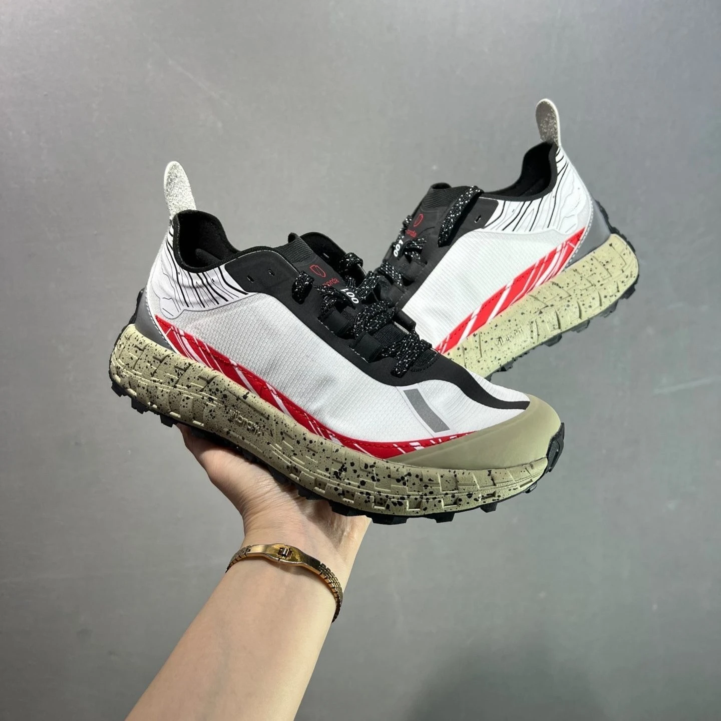 

Кроссовки унисекс 001 для активного отдыха, нескользящие, износостойкие, для бега по пересеченной местности, походов и повседневной носки, модель 2026 года