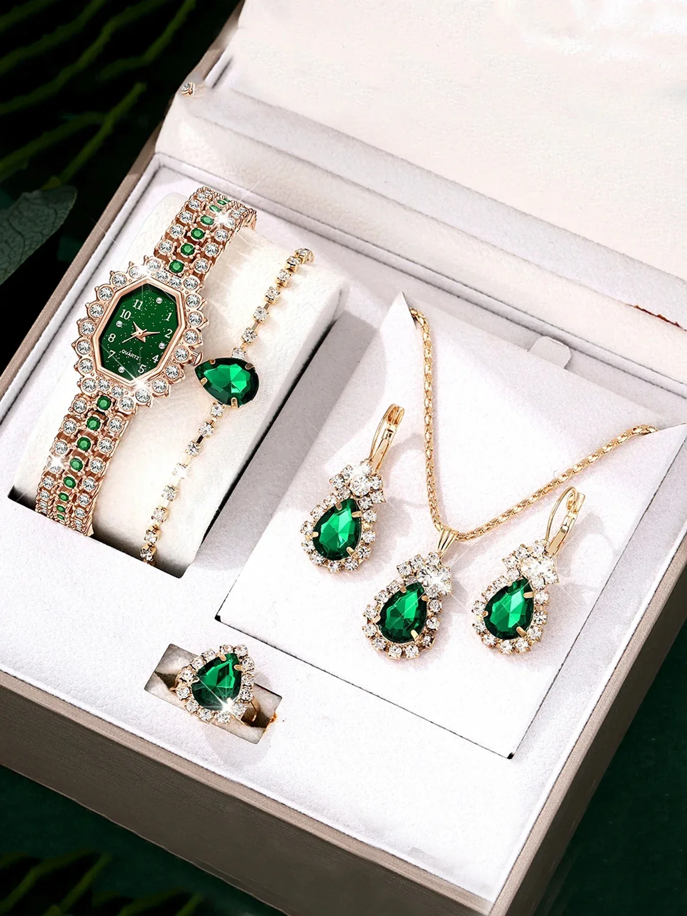 Fashion diamond studded square diamond women's watch bracelet watch quartz watch set