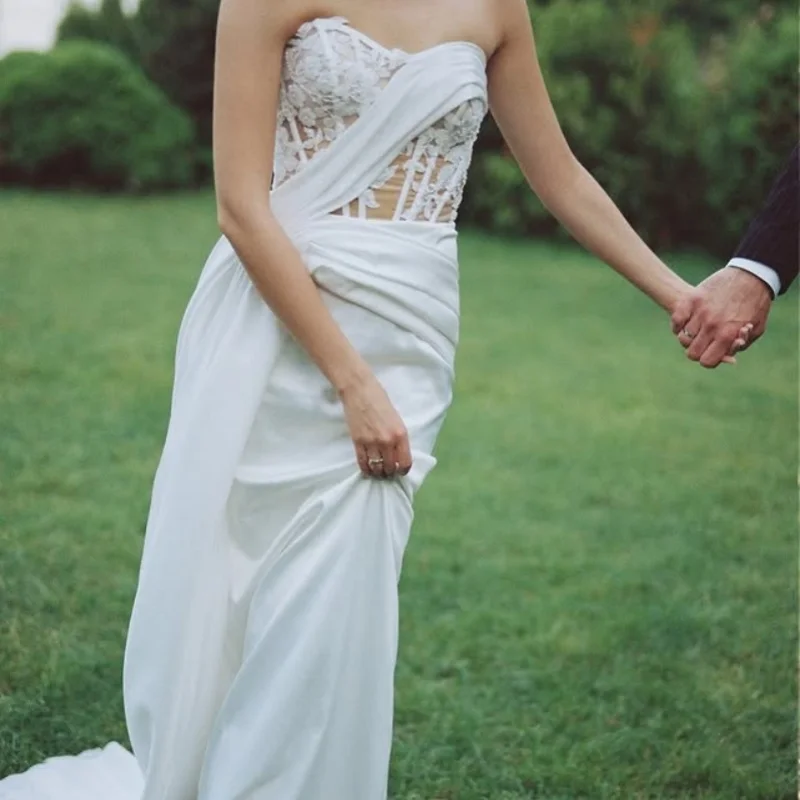 

Customized satin white Ball Gown Royal Wedding Dresses applique applique Long tail Made Robe De