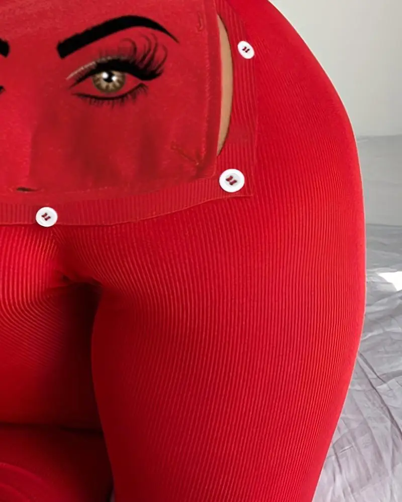 섹시한 여성용 점프수트 2024 가을 솔리드 컬러 니트 버튼 오픈컷 섹시한 눈 프린트 탄력있는 타이트 여성용 러브 파자마 점프수트