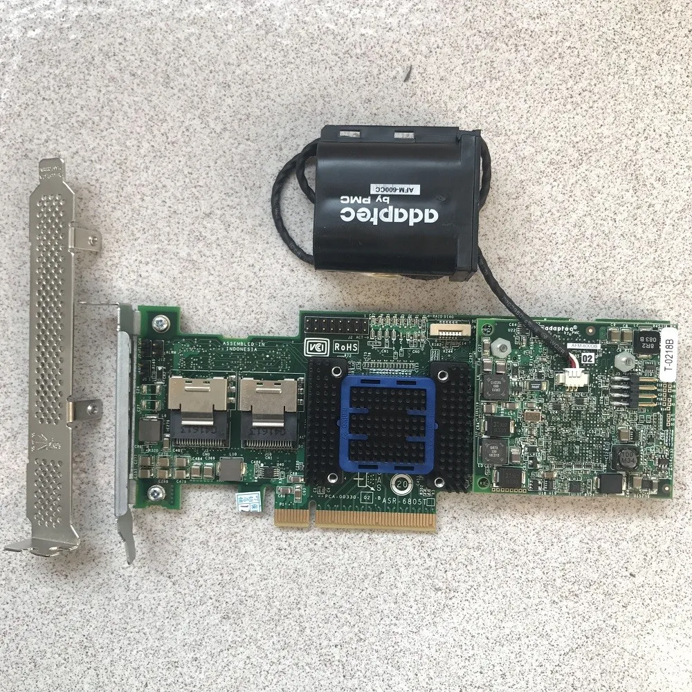 Contrôleur Raid Adaptec ASR-6805T 8 Ports PCIE2 x8 512 Mo + AFM-600CC 2 pièces 8087