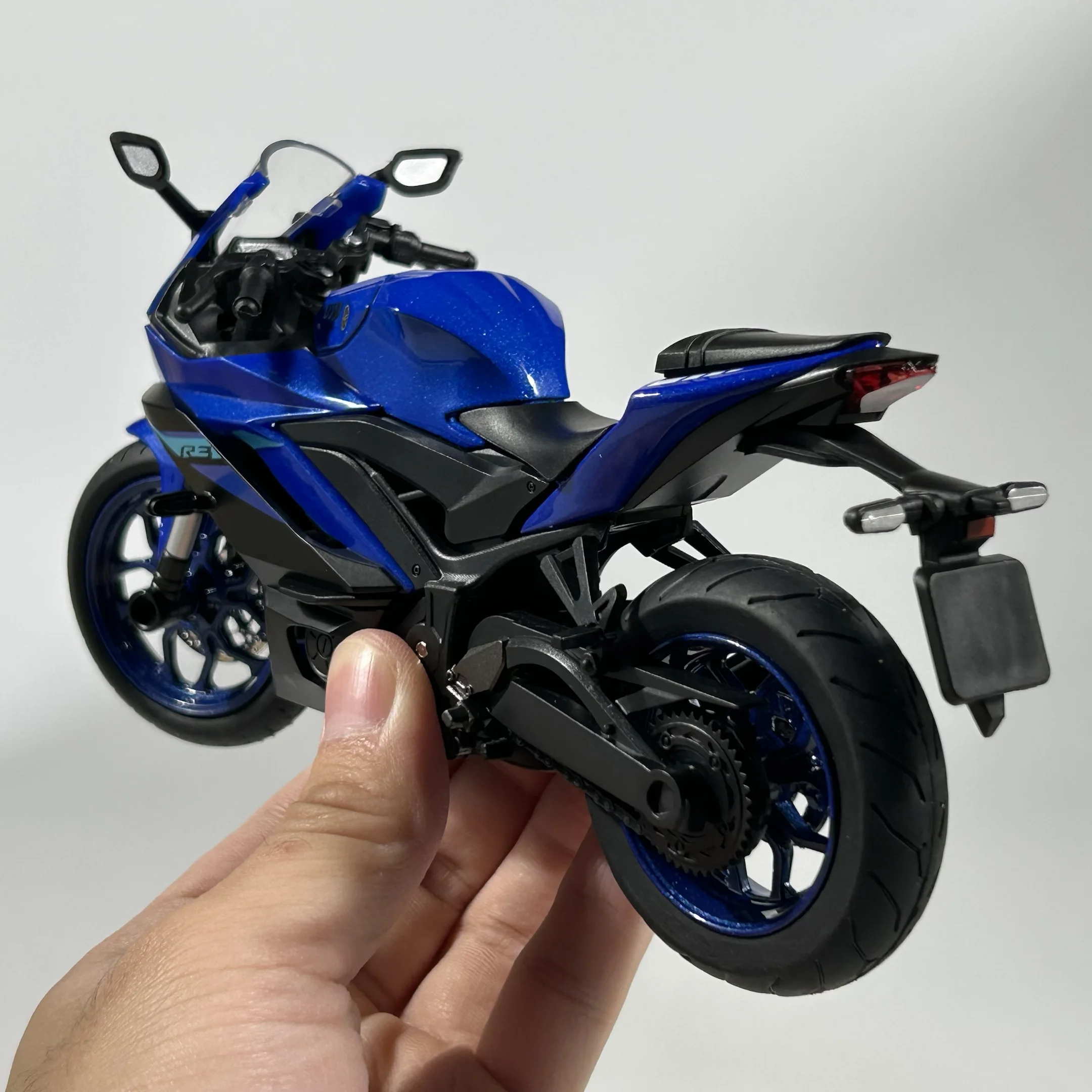 Yamaha YZF R3 1:12 Diecast Motorcycle: A Detailed Review for