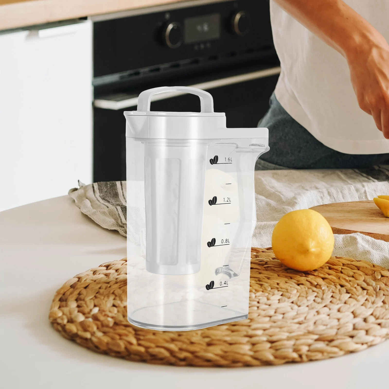 

1.6L Plastic Cold Brew Coffee Pitcher Accurate Brewing Marks Stylish Kitchen Addition Fits in Fridge for Cold Drinks