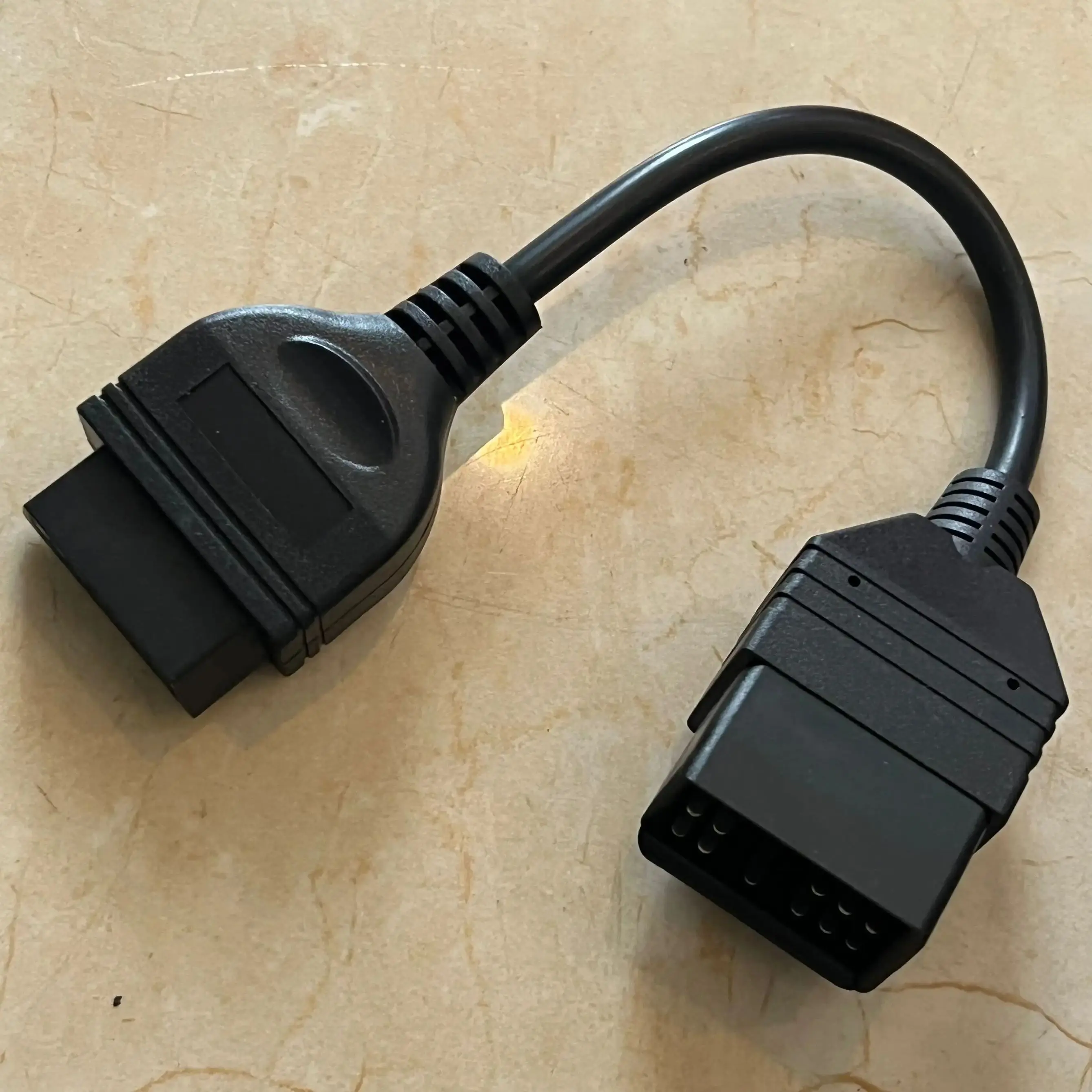

преобразующее соединение от OBD 17Pin к OBDII Female 16Pin