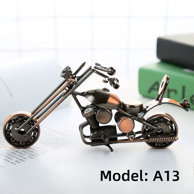 Vintage Metal Motorcycle Model Handmade Iron Chopper Motorbike Figurine Retro Bronze Motorcycle Statue Home Office Desktop Decor