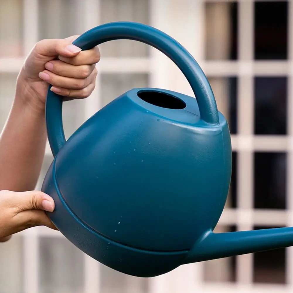 Portable Plastics Watering Can Large Capacity Garden Water Spraying Pot Home Watering Pot for Children
