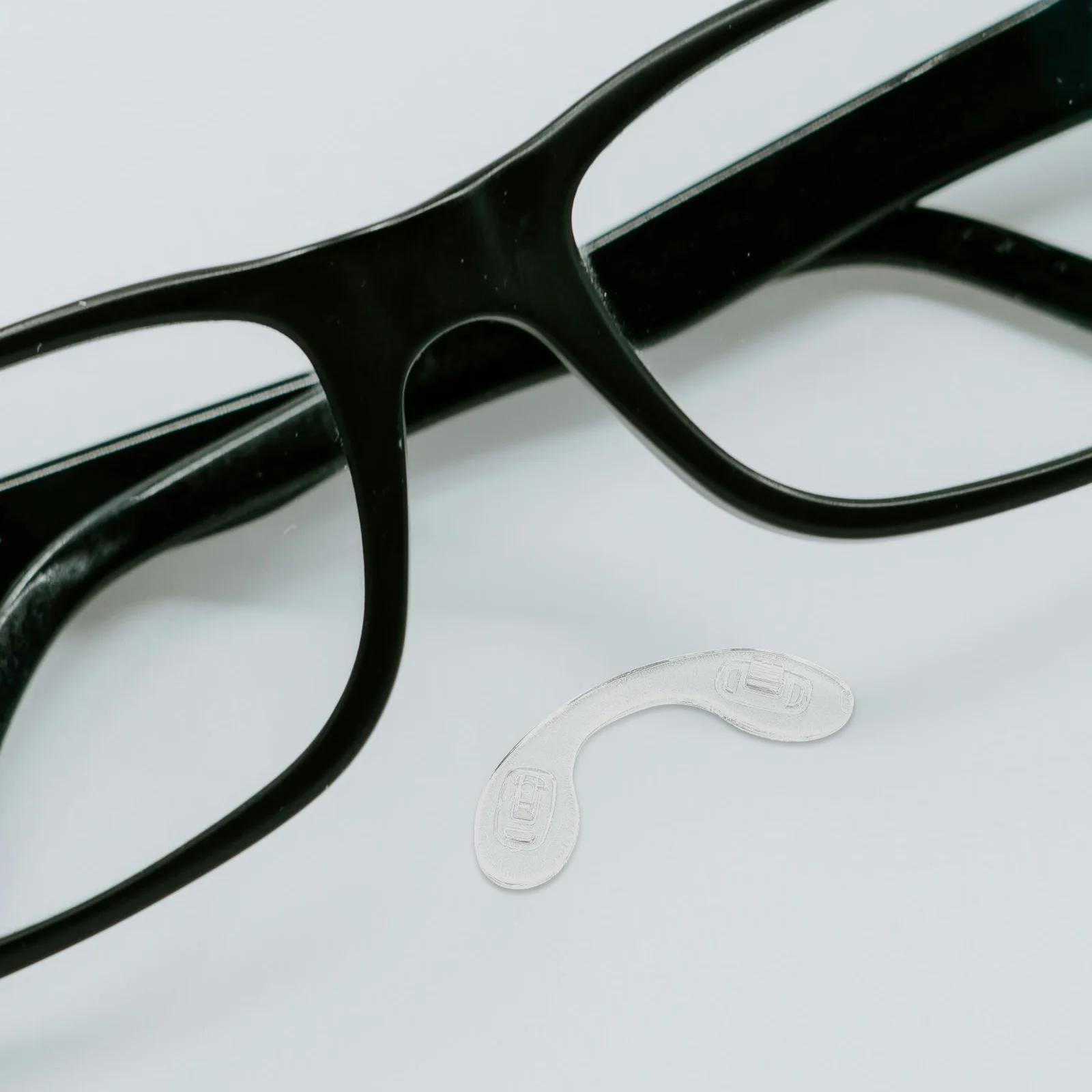 แผ่นรองจมูกซิลิโคนรูปตัวยู 6 ชิ้น แบบใส รองรับสะโพกแว่นตา ป้องกันการลื่น ยึดติดแน่น สำหรับแว่นสายตา แว่นกันแดด แบบยาว