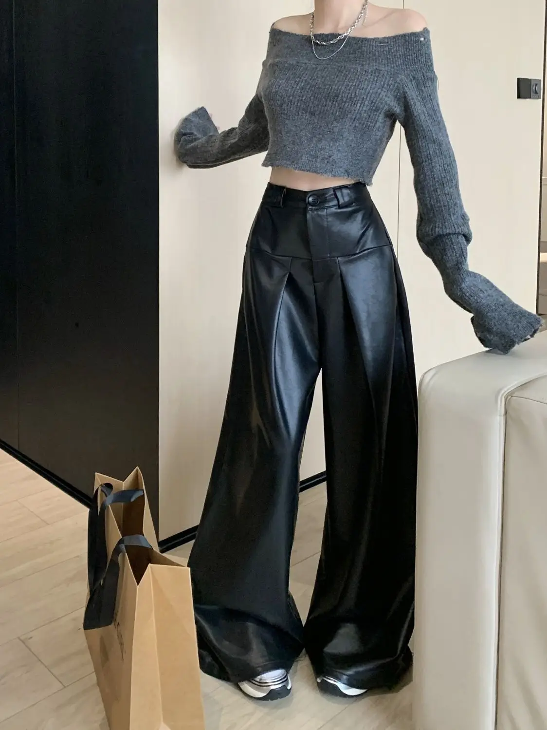 

2025 New Loose Slimming Pleated Striped Casual Wide Leg Pants for Women's Autumn Street PU Leather Pants Female Clothing