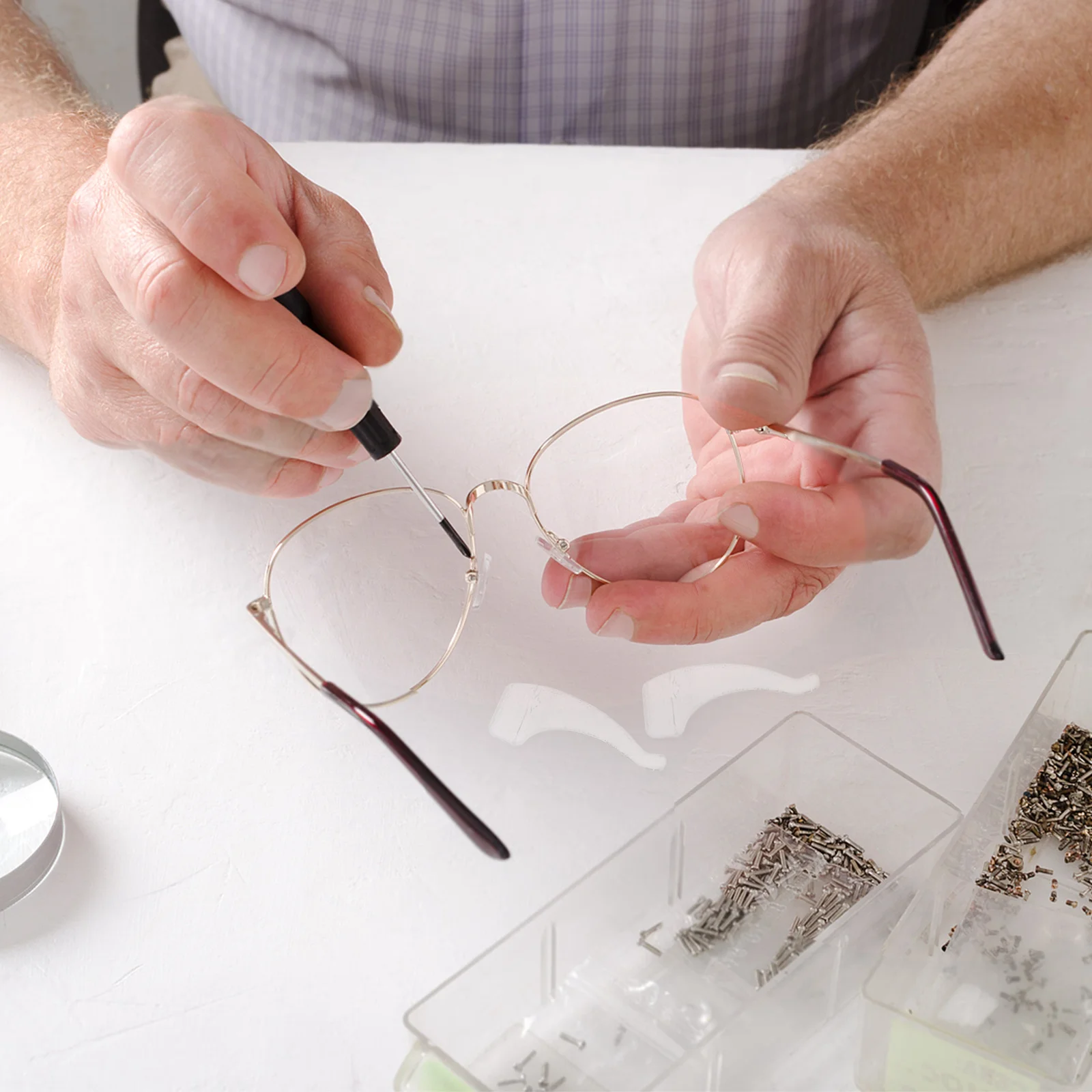 ที่เกี่ยวหูแว่นตาซิลิโคน 50 คู่ แบบใส กันลื่น นุ่ม สวมใส่สบายตลอดวัน เหมาะสำหรับใส่ทำงานหรือกิจกรรมกลางแจ้ง