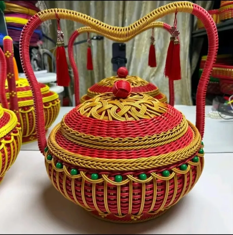 Luxurious handwoven rattan with lid storage in blue, high-end craftsmanship with handle gift in blue, elegant home decoration