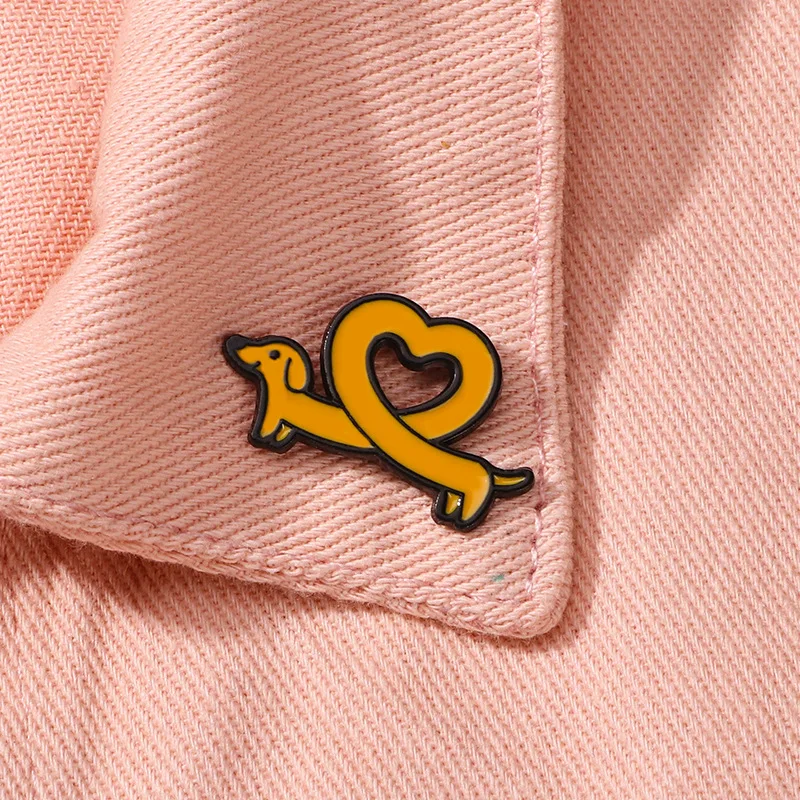 Cute Cartoon Dachshund Enamel Brooch Creative Love Heart Animal Sausage Dog Lapel Pin Badge Backpack Clothing Hat Accessories