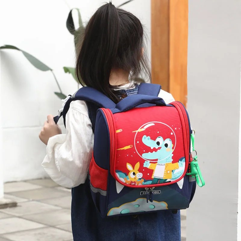 Mochila leve impermeável para crianças, saco bonito dos desenhos animados, saco de escola primária infantil, portátil de alta qualidade, colorido