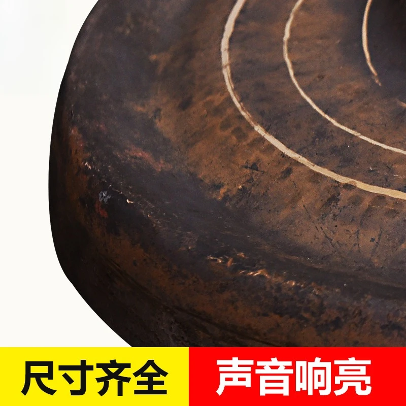 Bronzegongs, einschließlich Gongs und Trommeln