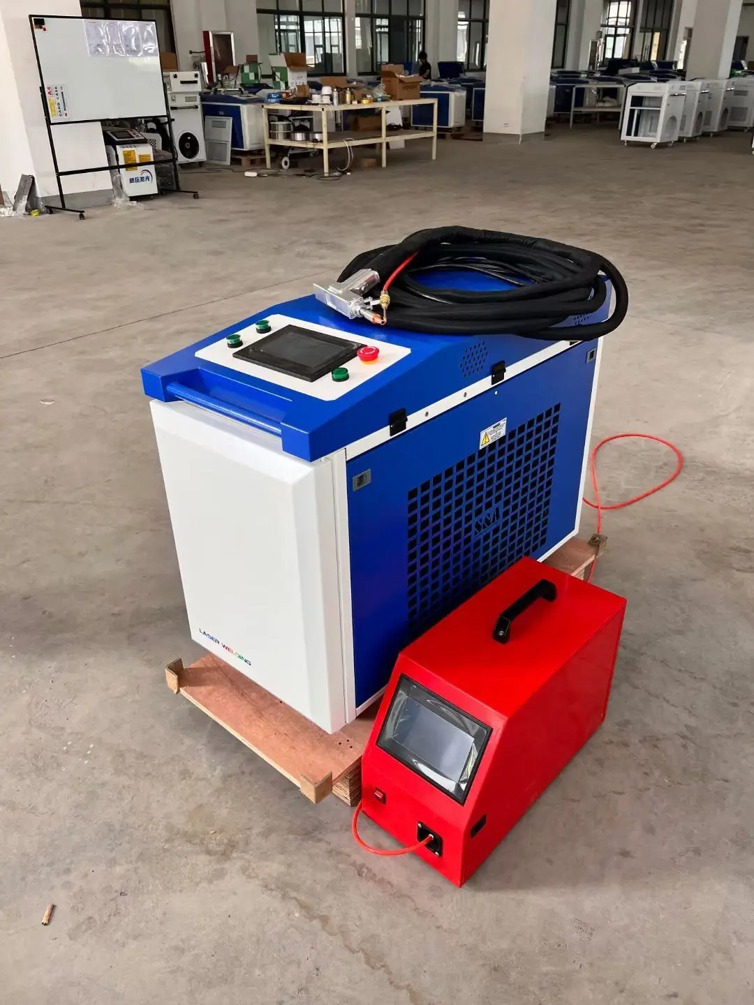 Factory Price 1500w 3000w Handheld Fiber Laser Welding Air Cooled Laser Welder Machine for Metal Portable 4 in 1 Laser Welder