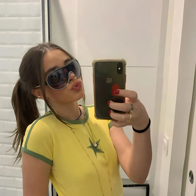 Bright Yellow Crop Top Star Graphic T Shirts Woman Fashion Skinny Streetwear Y2k Tops O Neck Short Sleeve T-Shirt Summer Clothes