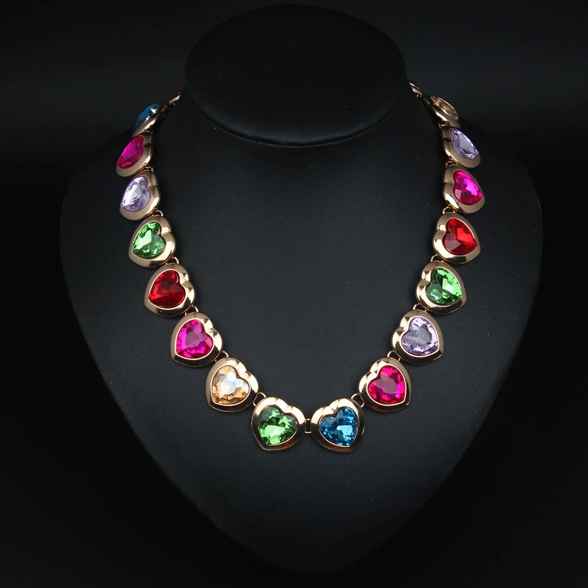 

Crystal texture heart-shaped gemstone inlaid short collar necklace for ladies, fashionable accessory