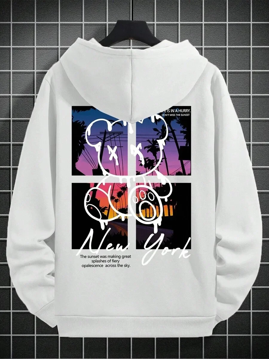 

Fashionable Pure Cotton Hoodie Featuring NYC - Themed Bear Design Perfect for Those Who Love New York Aesthetics