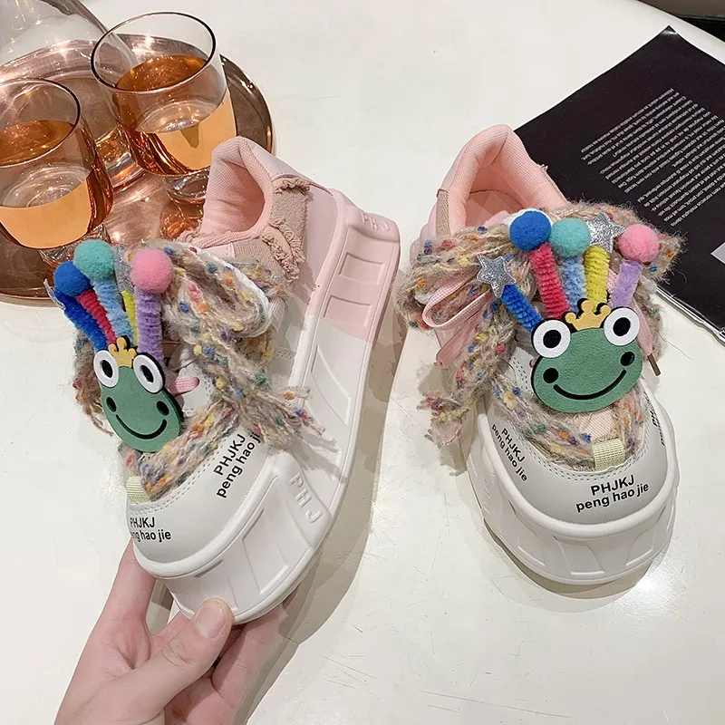 Damskie buty damskie Kawaii na wyprzedaż nowa moda z okrągłym noskiem sznurowane damskie buty wulkanizowane wiosna płaskie oddychające trampki