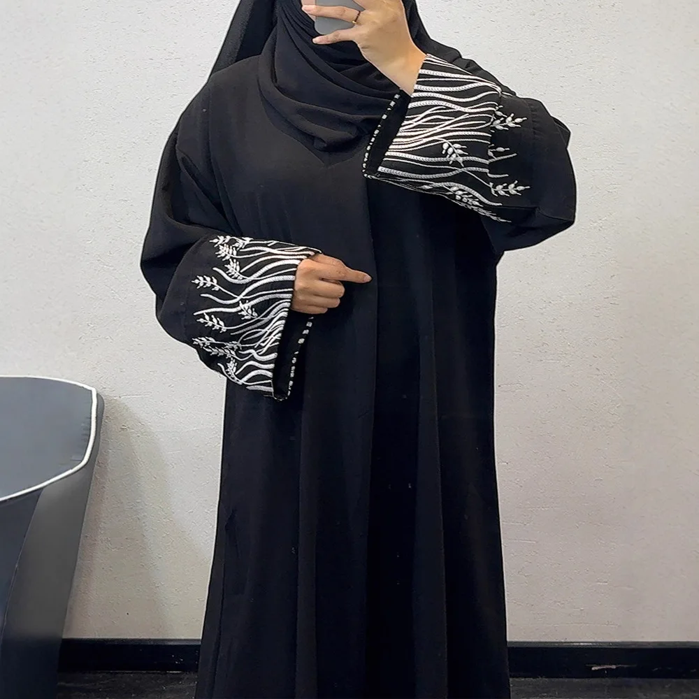 

Luxury Arabian Abaya Dress Dubai Embroidery Long Robe Women Muslim Fashion Outerwear Gown