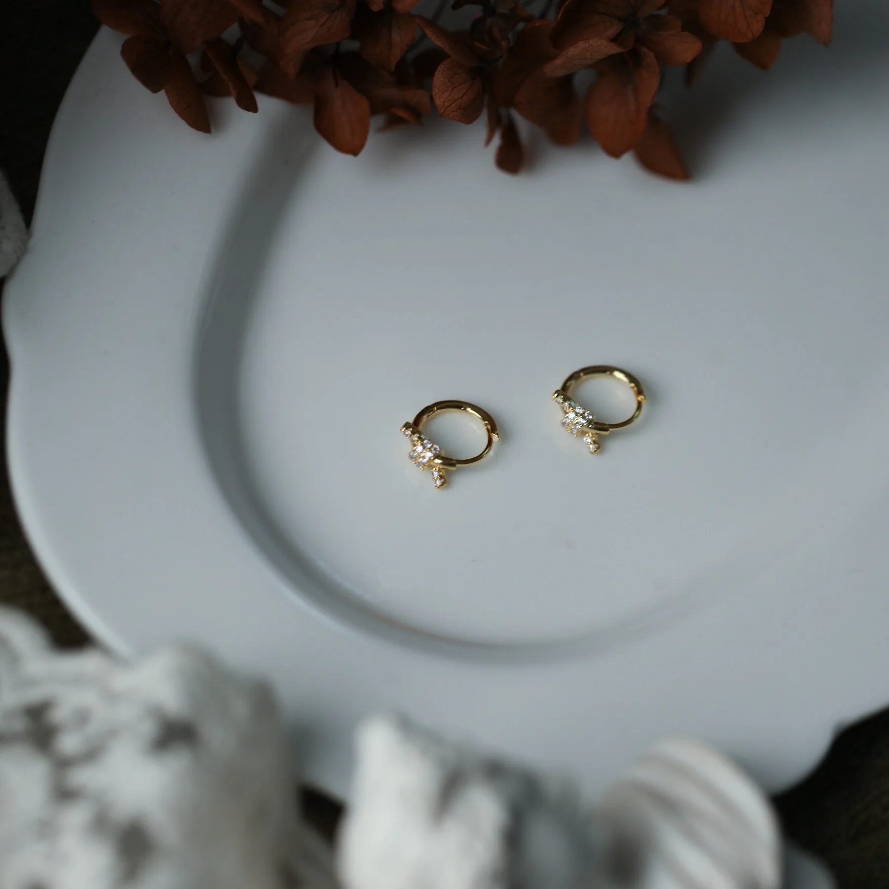 

[Cciris.Com] S925 Silver 14K Gold Plated Sparkling Hoop Ear Cuff Minimalist Hypoallergenic Wholesale Dainty Jewelry for Women